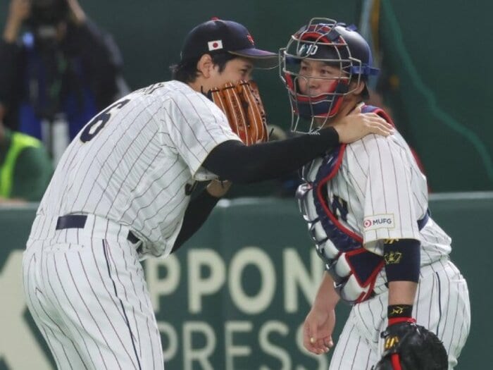 WBC甲斐拓也“まるでマンガ”の逆転人生「ドラフト最下位の序列に苦悩」…“170cmのキャッチャー”泥まみれの姿が忘れられない<Number Web> photograph by CTK Photo/AFLO