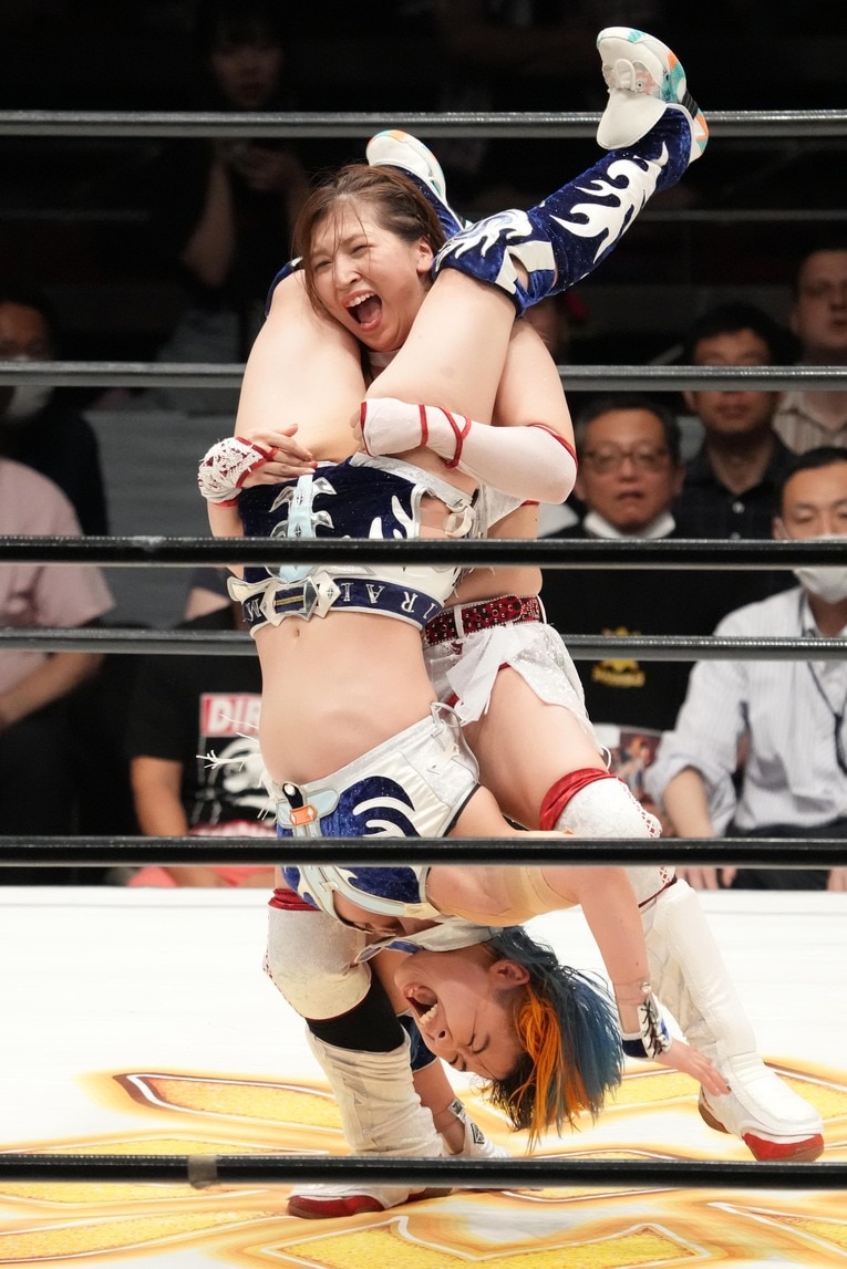 MIRAIとUN王座決定戦進出をかけて戦う青野未来。2024年7月13日、両国国技館　©Hiroki Watanabe