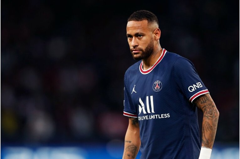 「PSGメッシ」の初得点と“FKの壁で寝転び”、ネイマールとの友情を撮った… 18歳のバルサ新10番ファティも復活〈激写〉(38)