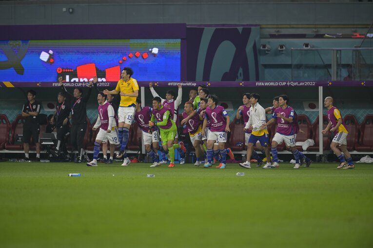 スペイン戦、勝利直後　©Koki Nagahama／JMPA