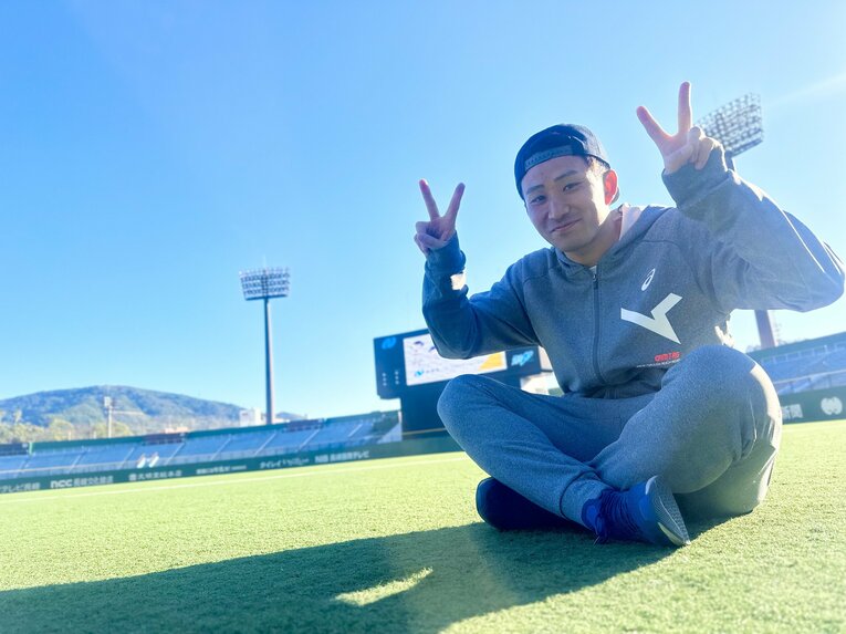 充実の自主トレを過ごしている小島　©︎Chiba Lotte Marines