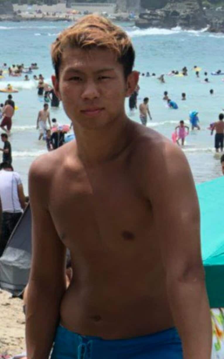 ヤンチャ感あふれる学生時代の写真（本人提供）