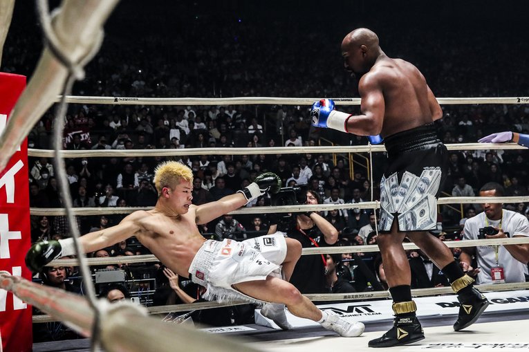 キックボクシング無敗の那須川を3度ダウンさせた　©RIZIN FF Susumu Nagao