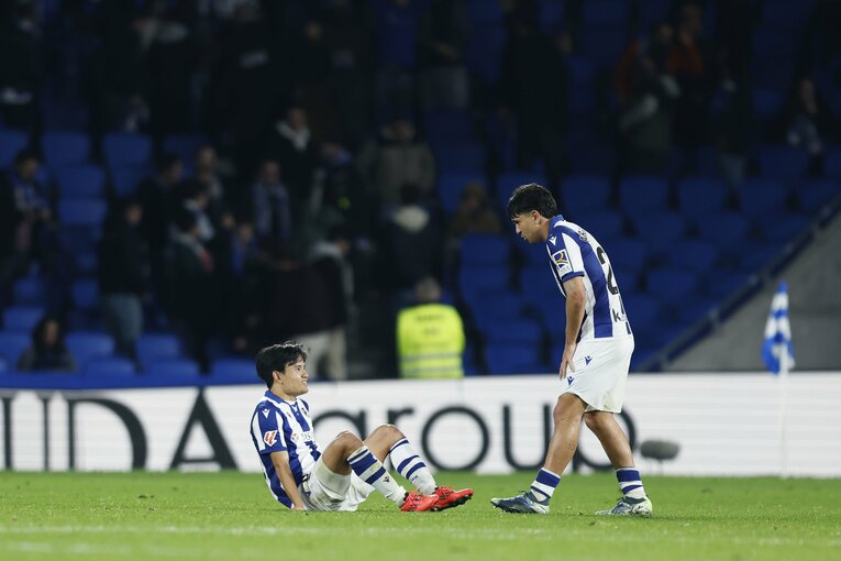 「クボは守備が力強くなったが、まだダメだ」中2日フル出場MVP久保建英へ辛口の愛…“ソシエダ会員歴44年”ホテルマンと「試合後つった足」(14)