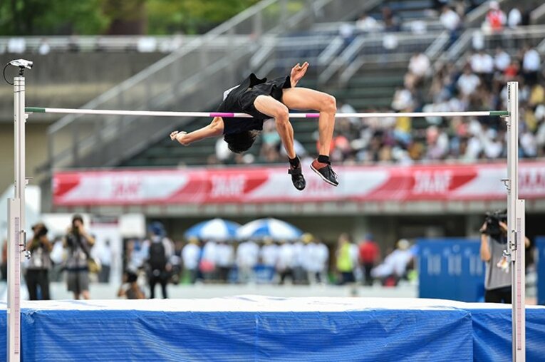 走高跳・戸邉直人の原動力は、亡き恩師の言葉と“エビデンス”。(2)