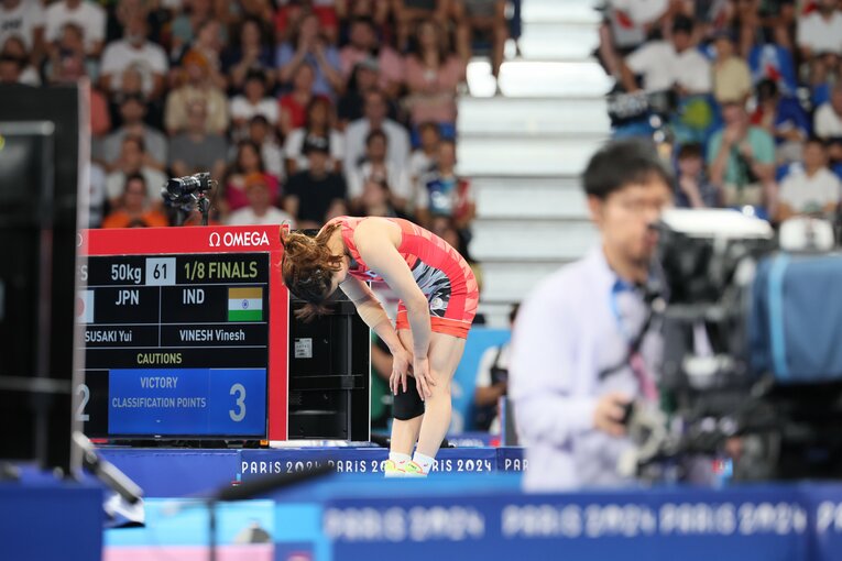 パリ五輪では銅。須崎は再びチャンピオンをめざすことを誓った　©Kaoru Watanabe/JMPA