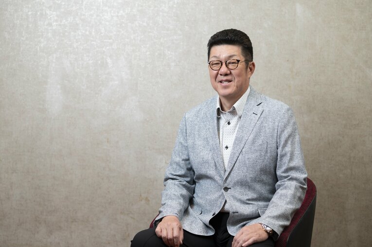 インタビューに答える現在の佐々岡真司さん。女子野球・三次ブラックパールズのGMも務める　©Tadashi Hosoda