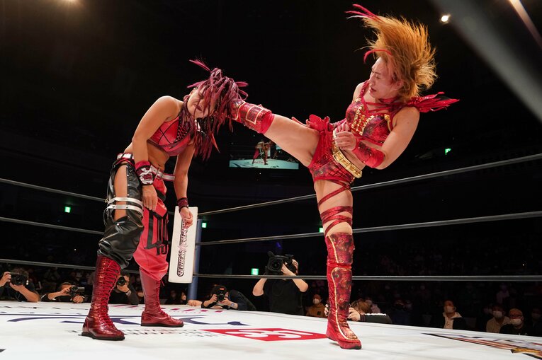 「あんな弱い奴に何ができる、とバカにされ…」デビューから15年、スターダム王者・朱里が女子プロレス大賞に輝くまで《特別グラビア》(31)