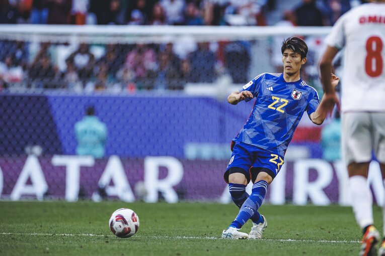 ピッチ上でも鬼気迫る表情でプレーしていた冨安健洋　©︎Kiichi Matsumoto