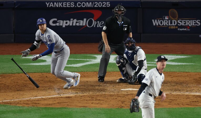 フジテレビは日本シリーズの試合中継の裏で、ワールドシリーズの録画ダイジェストを放送した　©︎Getty Images
