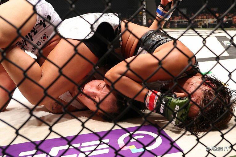 RENAvsシン・ユリ　©RIZIN FF