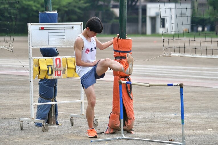 トレーニングに励む現在の桐朋中高陸上部のメンバーたち　©Hideki Sugiyama