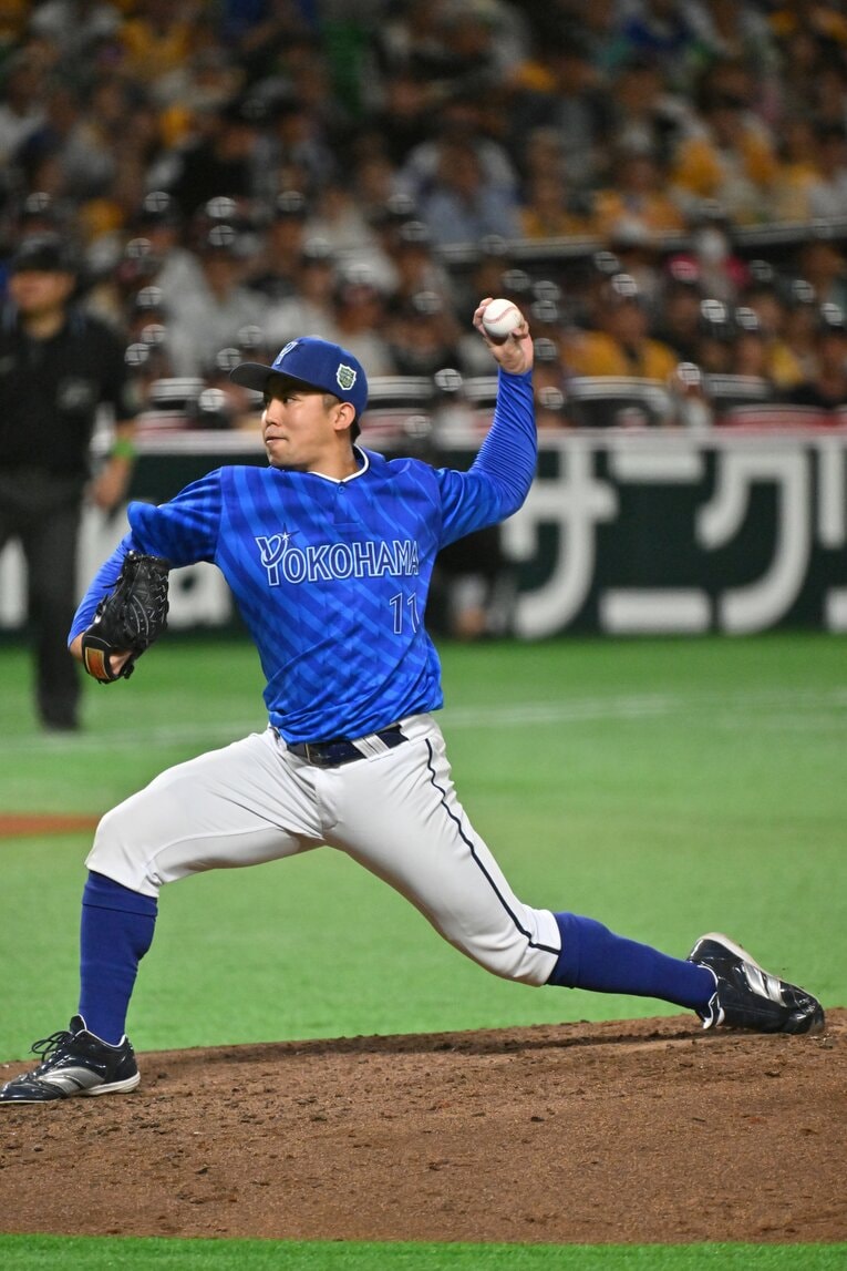 日本シリーズ第3戦、力投する東克樹　©Hideki Sugiyama