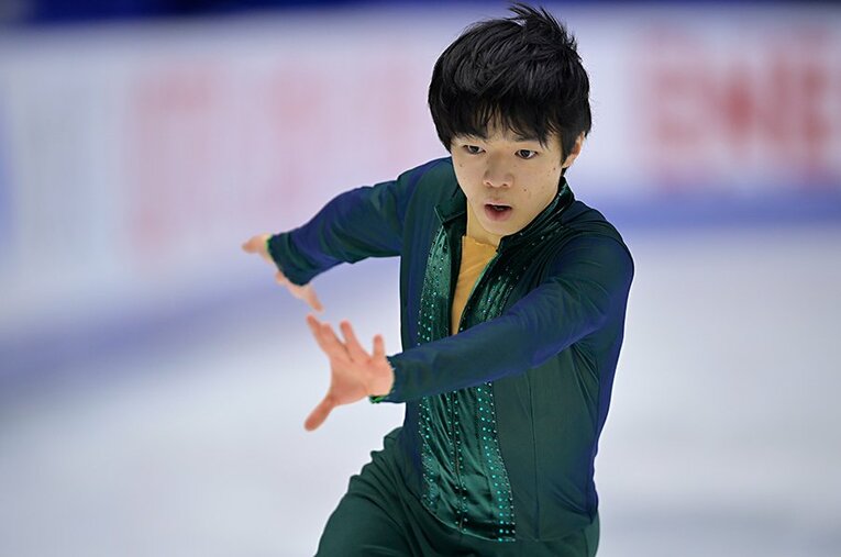 ライバル佐藤駿らとの争いとなったNHK杯で圧勝した鍵山優真 ／ photograph by  Koki Nagahama - ISU via Getty Images,Yukihito Taguchi(in the article)