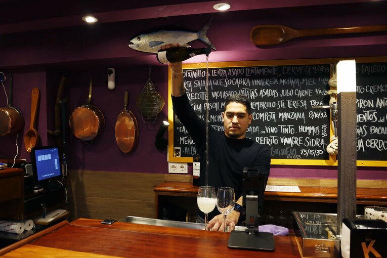 「クボは2回目だぞ！」マドリー名将が不服そうだが久保建英は「あんなのファールじゃないだろ？」とばかりに…“名門の圧vsソシエダの熱”を激写(13)