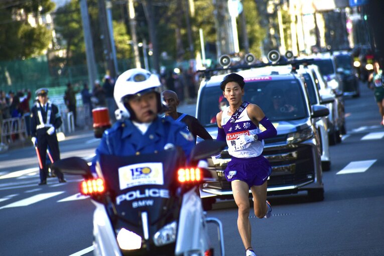 レマイヤンと並び、先頭でやってきた篠原　写真は本人提供