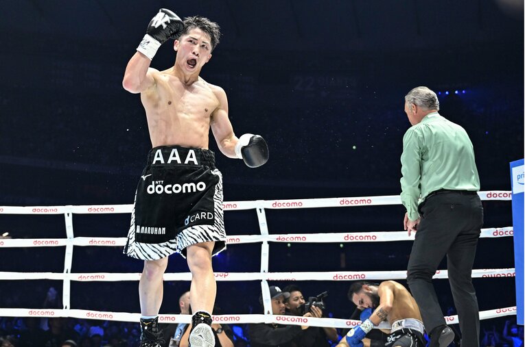 6Rでネリから3度目のダウンを奪い完璧なフィニッシュで勝利をおさめた井上尚弥　©Hiroaki Yamaguchi