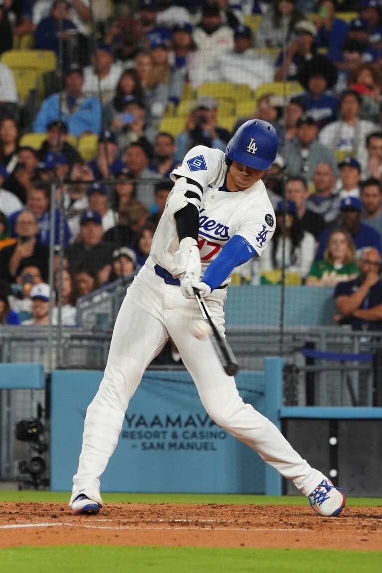 アスレチックス戦の3回、14号本塁打を放った大谷　©︎Shizuka Minami