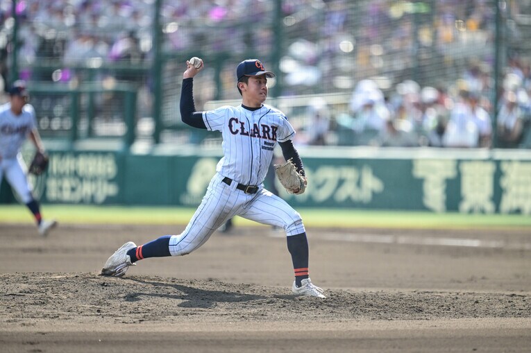 新岡歩輝投手擁するクラーク国際高は2回戦で花巻東高（岩手）に敗れた　©Nanae Suzuki