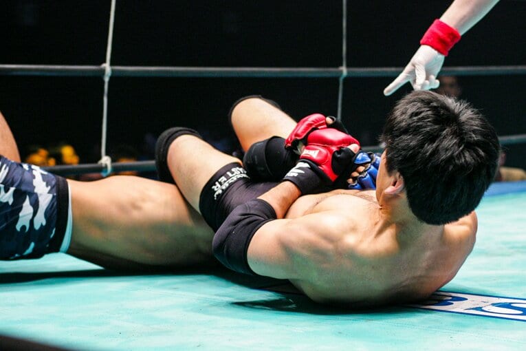 内山貴博に腕十字で一本勝ち　©Susumu Nagao