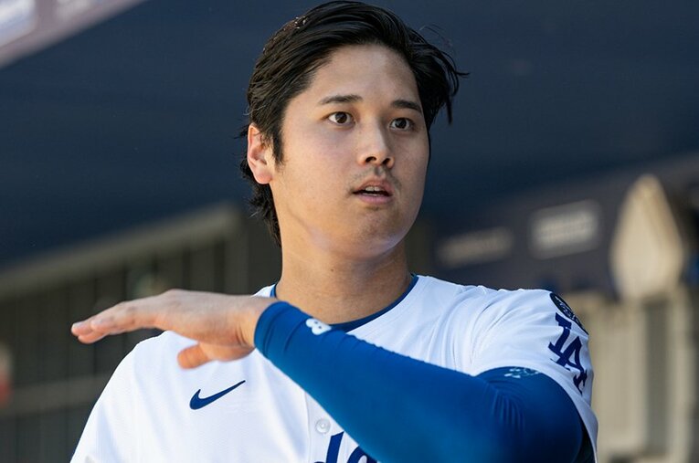 ポストシーズンで衝撃の3本塁打６回無失点を見せた大谷翔平だが、“不調時”には不思議なハイテンションを見せていたという ／ photograph by Nanae Suzuki