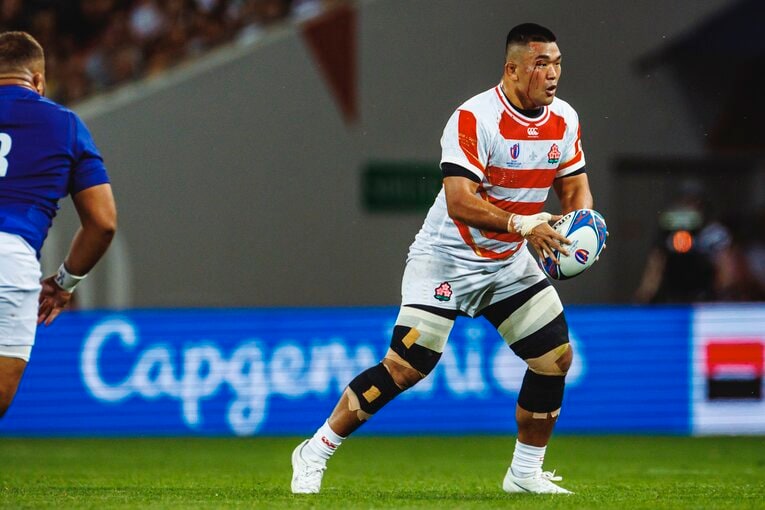 相手との接触で右まぶたから出血も、プレーを続ける具　©Kiichi Matsumoto