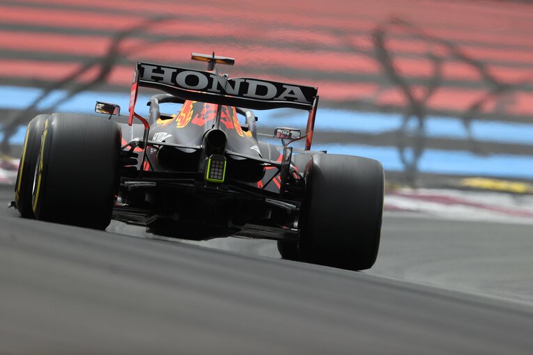 トップチーム間で「たわむウイング（フレキシブルウイング）」論争が繰り広げられてきたが、フランスGPの車検ではレッドブル・ホンダの車体はすべて合法という判断がFIAによってなされた