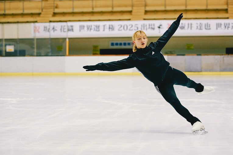 『そうだね、焼肉食べれるように頑張ろう』坂本花織の緊張をゆるめる「プラスワンな存在」(3)