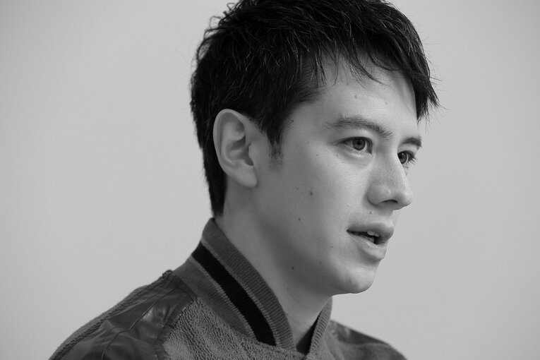 「僕ってこういう性格だったんだ」ウエンツ瑛士は、なぜイギリスで“本当の自分”を見つけられたのか(13)