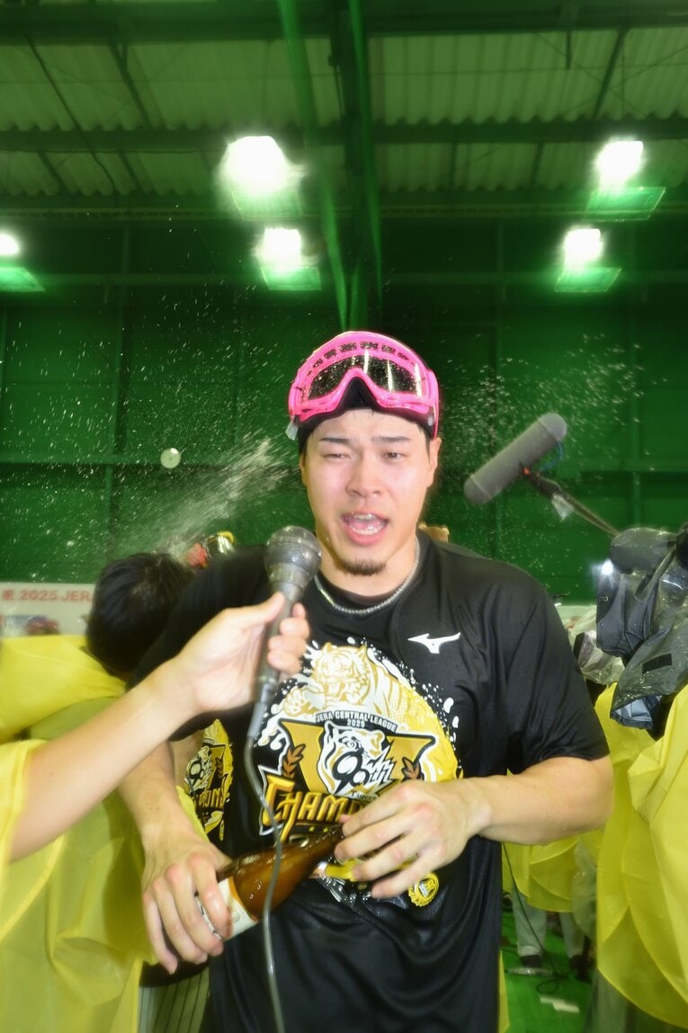 【ビールかけ…貴重カット多数】©Hideki Sugiyama