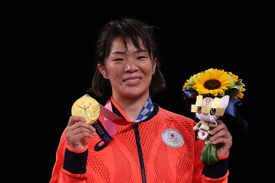 レスリング界の結婚ラッシュは変化の兆し? 金メダリスト川井梨紗子が語る「恋愛と競技」の関係性《11月22日はいい夫婦の日》<Number Web> photograph by Getty Images