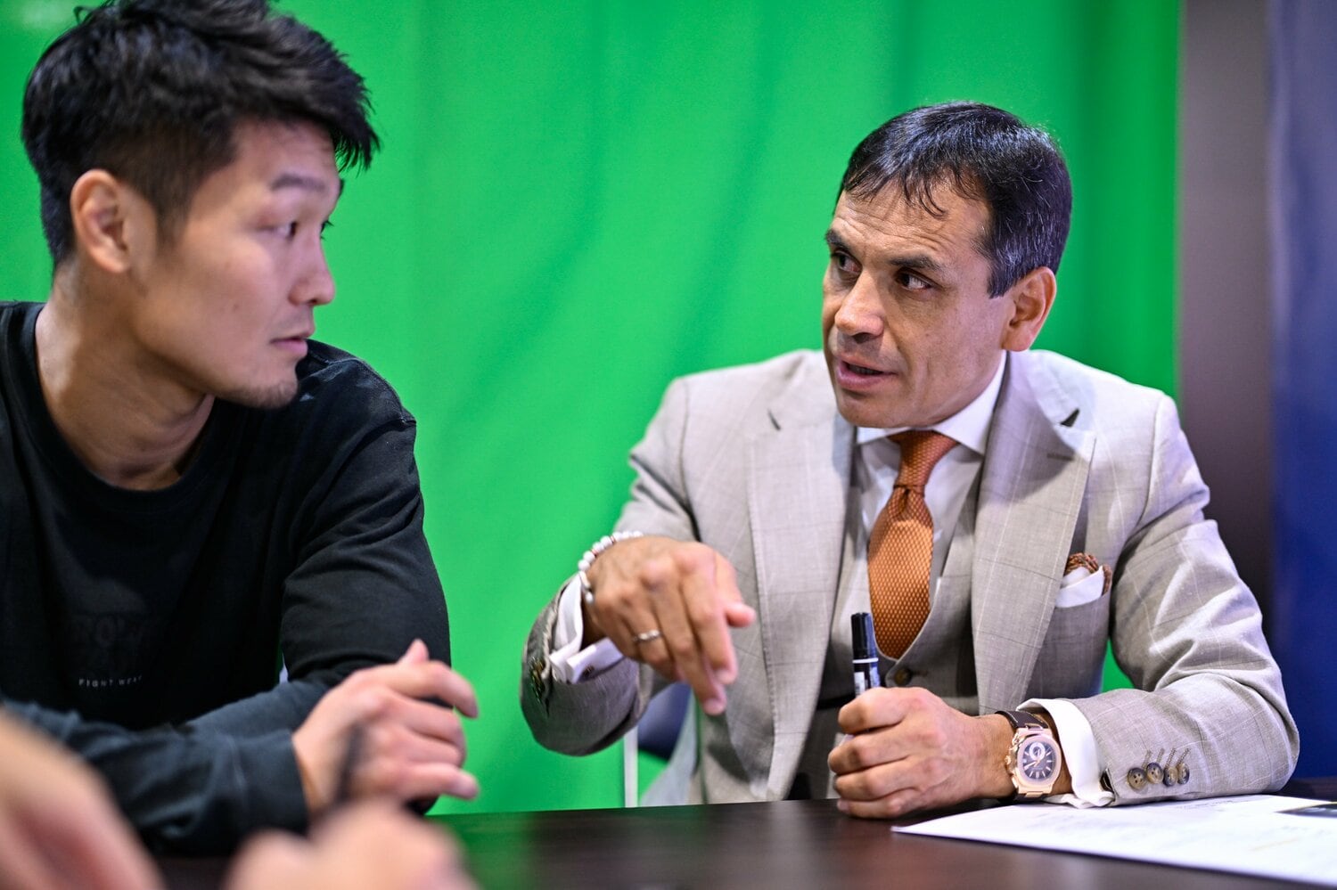 トークショーを終え、インタビューに応じるリカルド・ロペス　©Hiroaki Yamaguchi