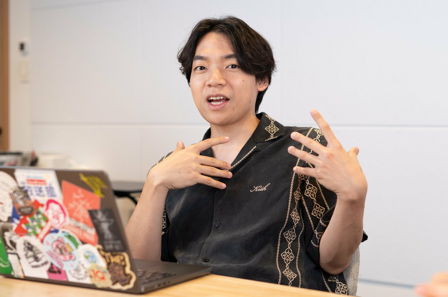 近年の競技クイズは戦術、戦略のレベルが飛躍的に高まっていると語る伊沢　©Tadashi Hosoda