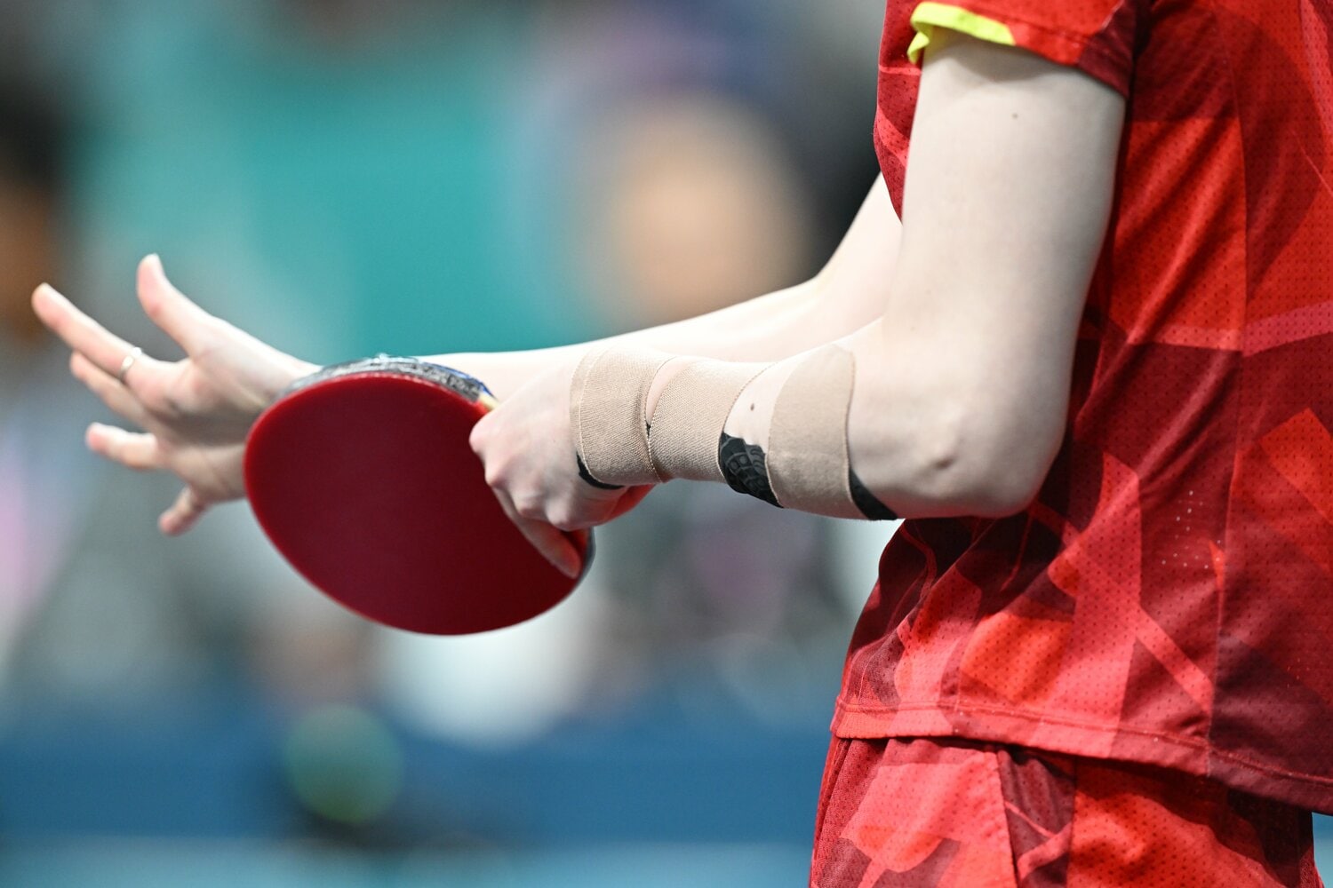 テーピングを巻いて出場した早田ひな　©︎Kaoru Watanabe/JMPA