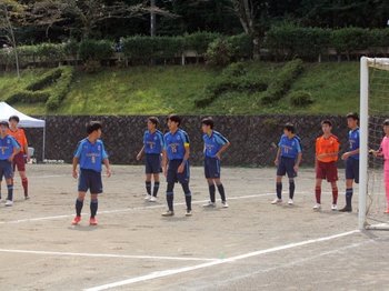 高校サッカー、8人で11人に勝った“奇跡のチーム”「ってか、フォーメーションどうすんの？」＜Number Web＞ photograph by Satoshi Shigeno