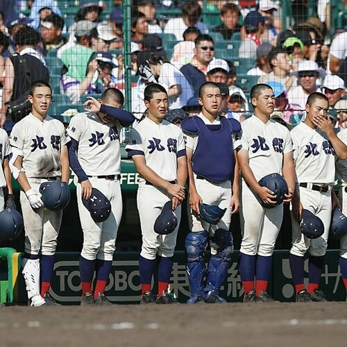 北照高・上林弘樹監督の甲子園。2カ月前の春の大会では塁審姿。 - 高校野球 - Number Web - ナンバー