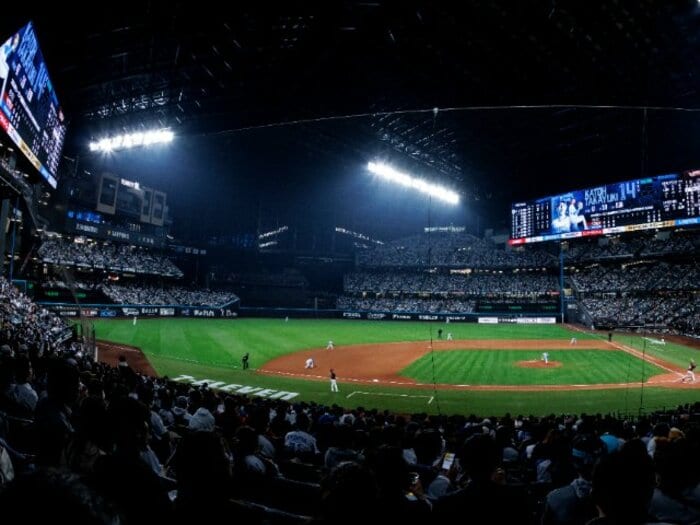 あの森がファイターズの新球場に？ ”ミラクル開成”奇跡の男が明かした衝撃の極秘計画と翌朝メール「昨日の話ですが…胸にとどめておいてください」＜Number Web＞ photograph by Kiichi Matsumoto