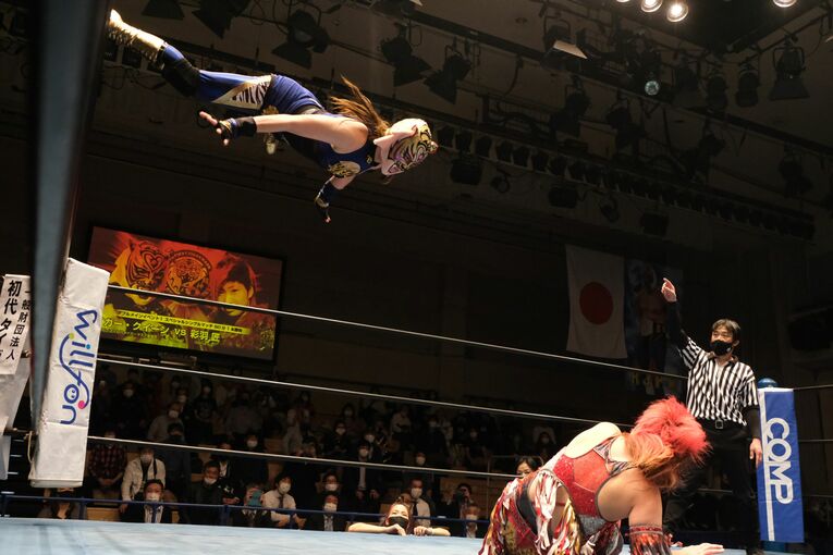 「タイガー・クイーンの涙を見た」佐山聡考案の“新技”で勝利も…彩羽匠戦で崩れかけた女性版タイガーマスクの“謎”(42)