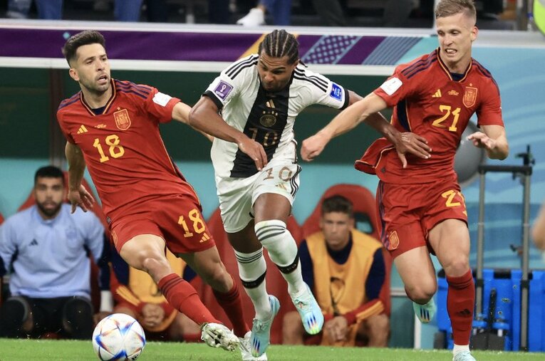 ブンデスリーガ公式サイトで長年ライターとして活躍しているカルロ・ヘアマン記者にスペイン攻略のヒントを教えてもらった ／ photograph by Getty Images