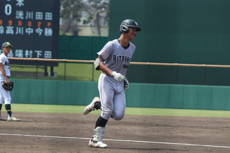 5回戦の箕面学園戦でホームランを放った佐脇涼太　©Fumi Sawai