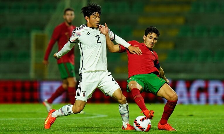 2022年、U-21ポルトガル戦での半田　©Getty Images