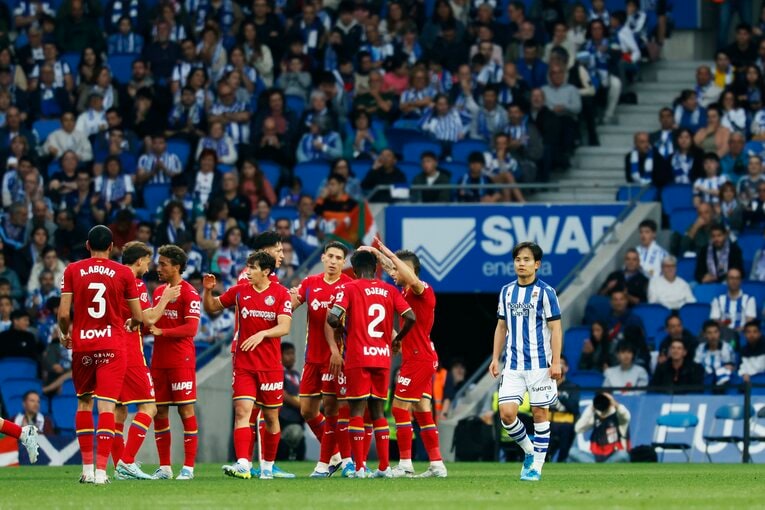 「珍しい…」久保建英がイラ立ったのは“反則覚悟の包囲網”ではなく…初タイトルから4日後「失望のMOM」“タケの自負”をカメラマンは感じた(6)