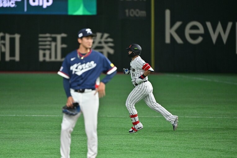 韓国戦で2打席連続の本塁打を放った鈴木誠也　©️Hideki Sugiyama