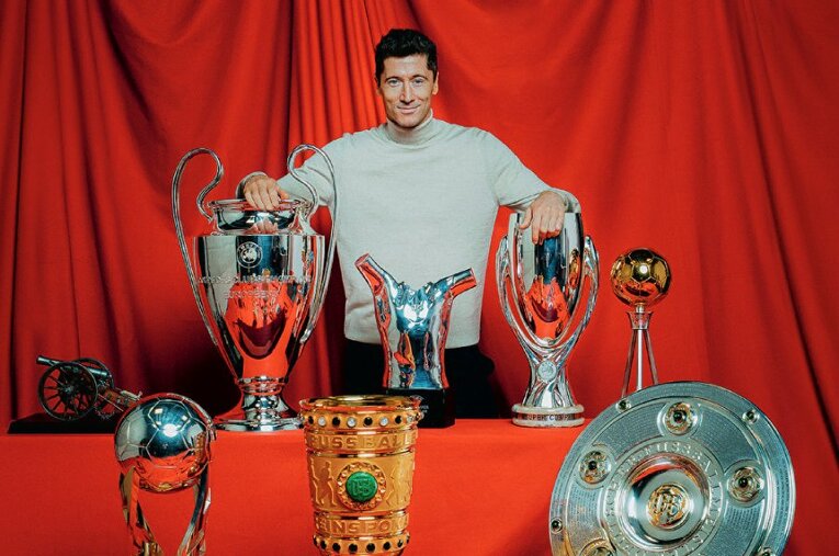 CL、ブンデスリーガ、リーグ得点王など、2020年のレバンドフスキはさまざまなタイトルを総ナメにした ／ photograph by L’Équipe