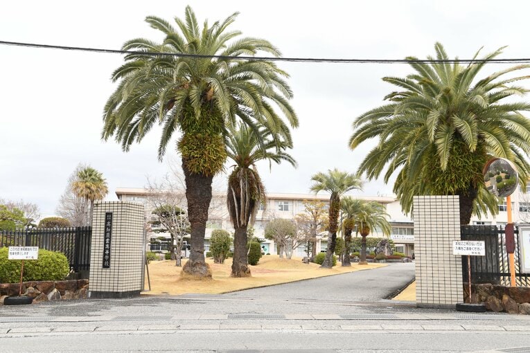 【現地カット多数】高知農の正門　©Kota Inoue