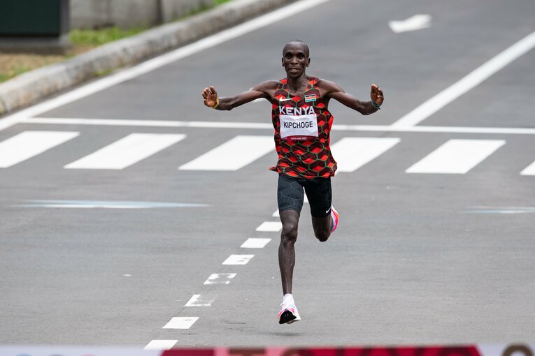 世界記録保持者で、東京五輪で金メダルを獲得したキプチョゲ　©JMPA