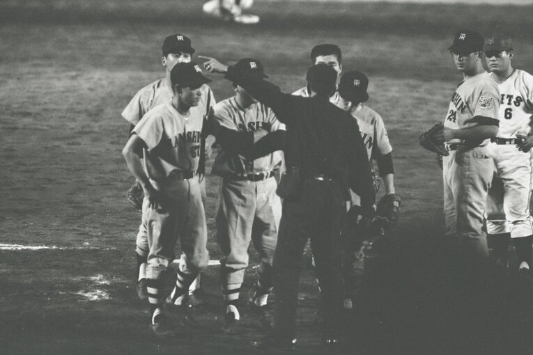 退場を命じる主審　（4枚目／全9枚）©Masahiko Ishii