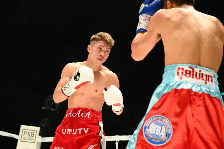 ディパエンに圧力をかける井上　©PXB PARTNERS