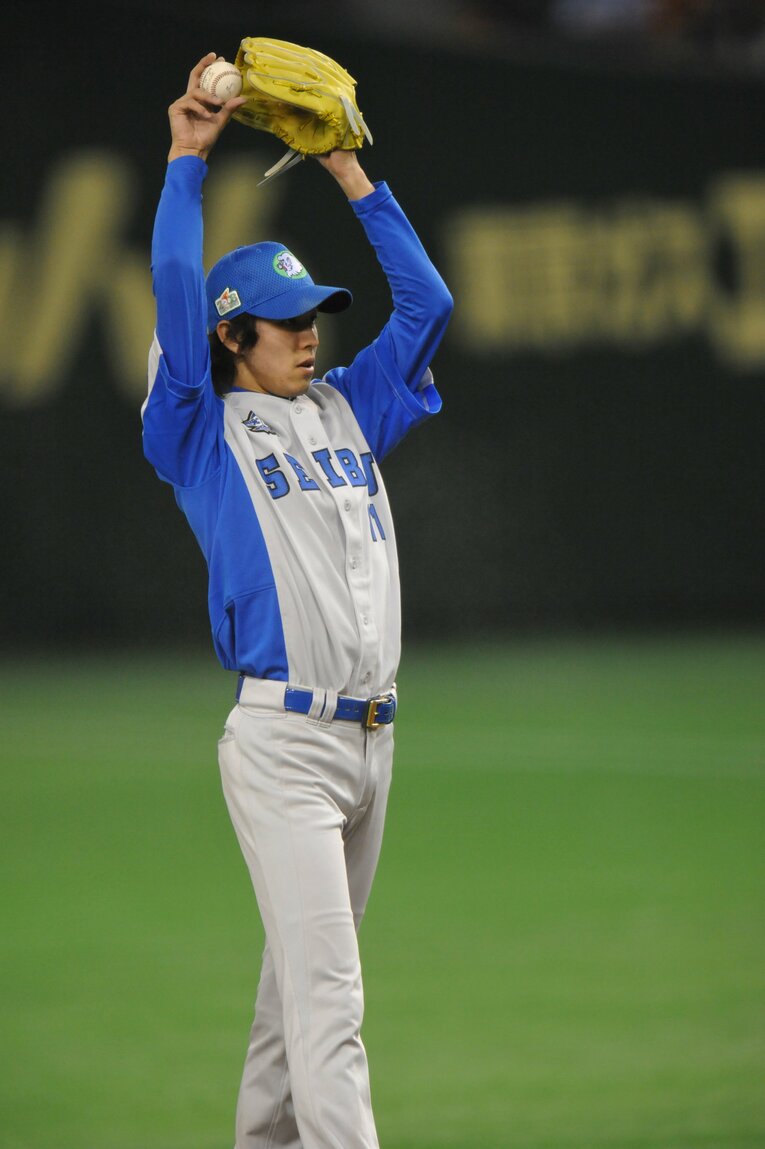 西武時代の岸孝之。細身の体に長い手足を生かしたワインドアップ投法が記憶に残る　©Hideki Sugiyama