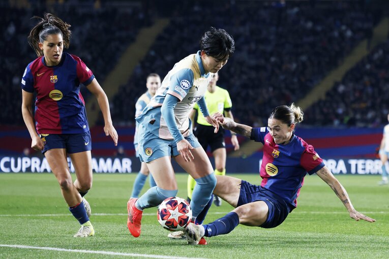 「ユイさん、大好きです」“マンCを熟知”なでしこ新監督ニールセンが就任会見で評価も…長谷川唯と藤野あおばがバルサ戦完敗で見せた素顔(20)